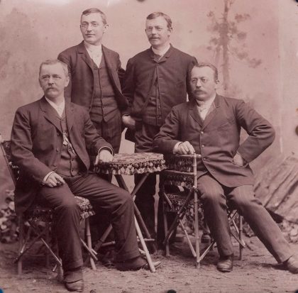 02_(1900)_knotek-zakladatele 02_(1900)_knotek-zakladatele